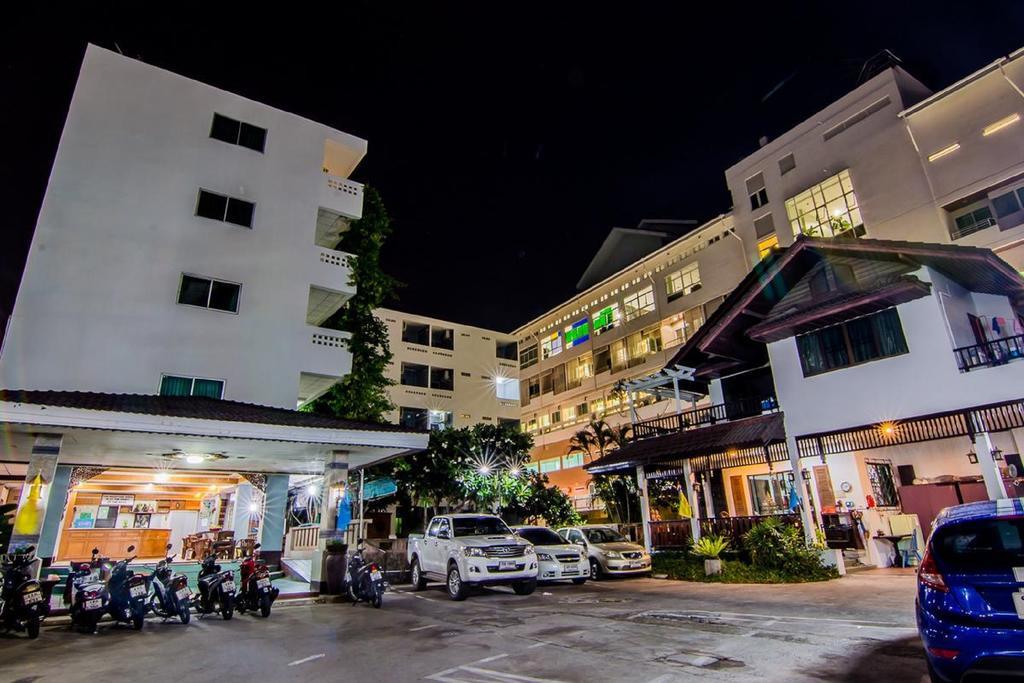 Sutus Court 2 Hotel Pattaya Exterior photo