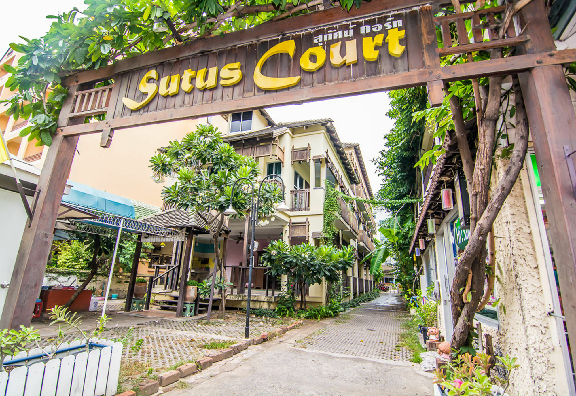 Sutus Court 2 Hotel Pattaya Exterior photo