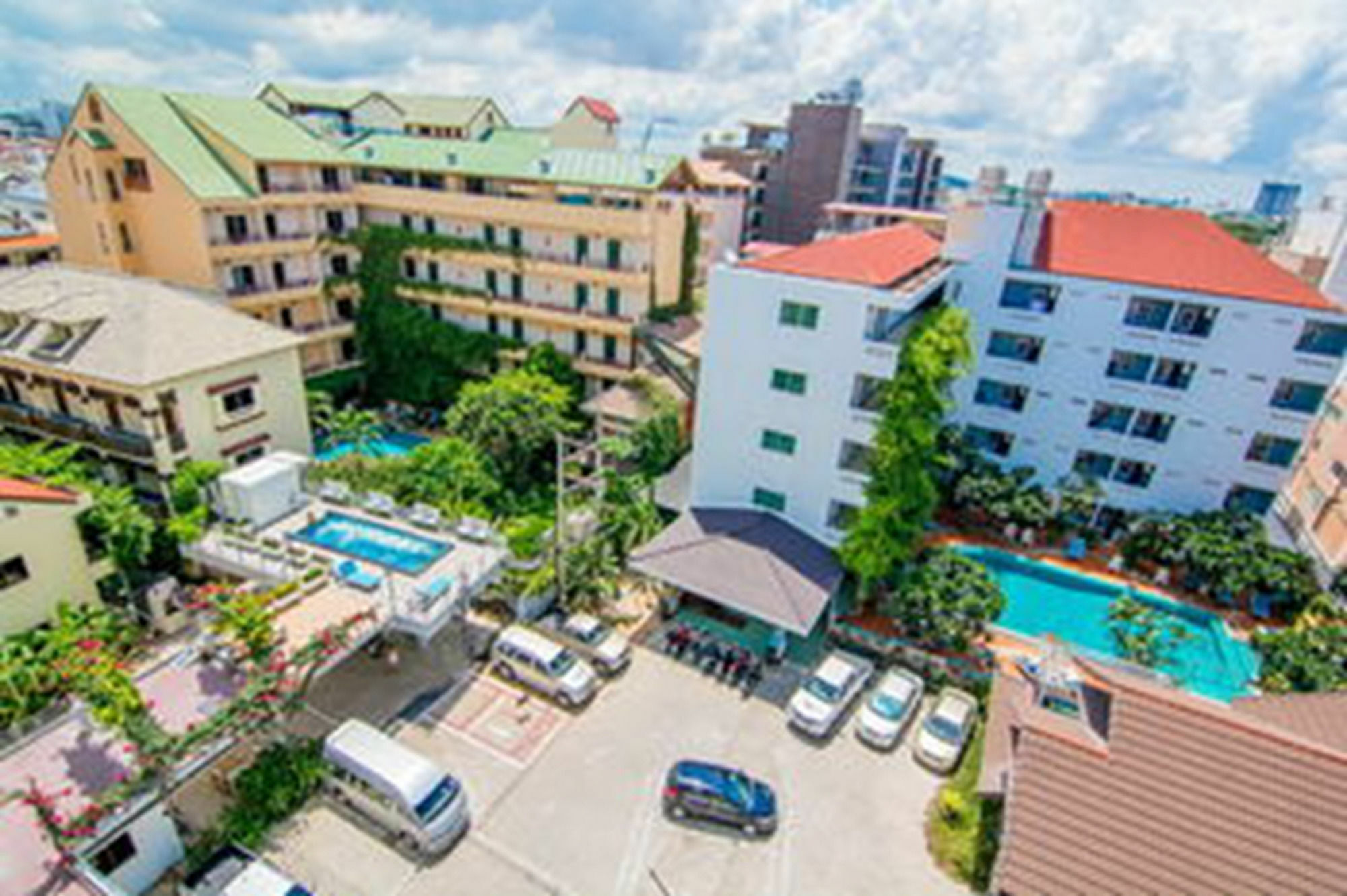 Sutus Court 2 Hotel Pattaya Exterior photo